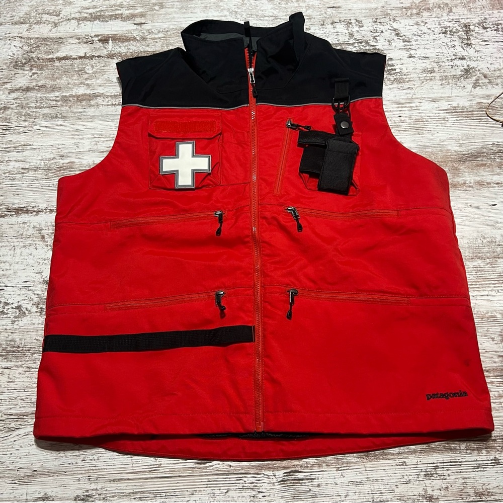 Patagonia Ski Patrol Rescue Vest Red Black